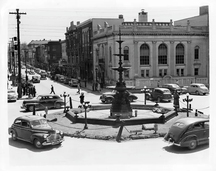 Framed Print : Cars Driving Around Fountain In Chambersburg, Pennsylvania Framed Print : Cars Driving Around Fountain In Chambersburg, Pennsylvania