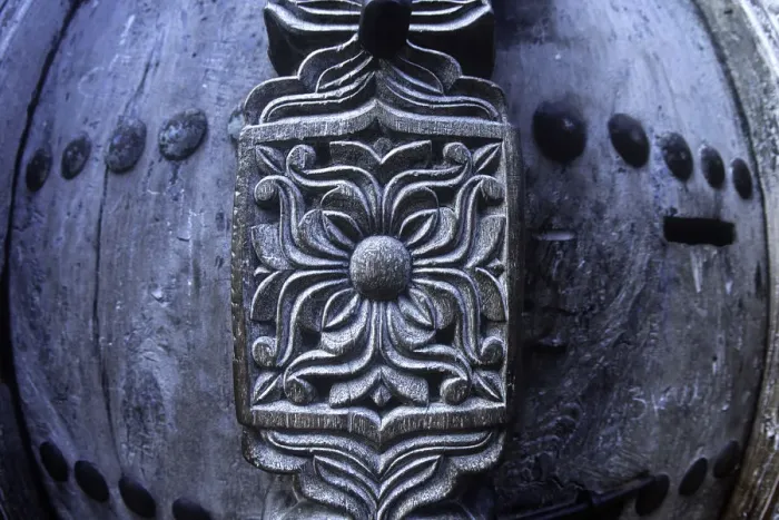 Framed Print : Carved wooden doors in Stone Town