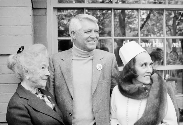 Framed Print : Cary Grant with Helen Hayes and Gloria Swanson Framed Print : Cary Grant with Helen Hayes and Gloria Swanson