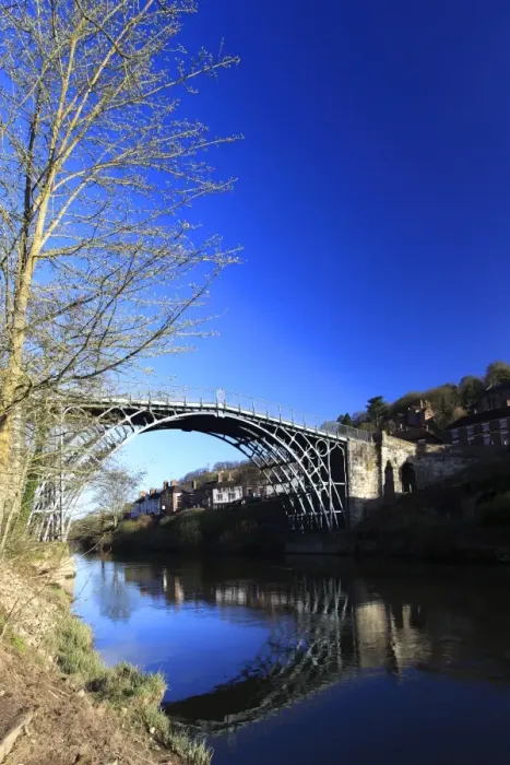 Framed Print : cast iron bridge, river Severn, Ironbridge town Framed Print : cast iron bridge, river Severn, Ironbridge town
