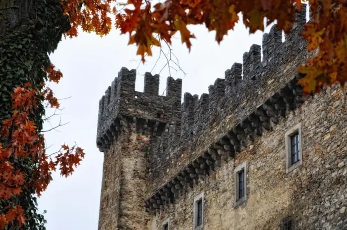 Framed Print : Castle in autumn Framed Print : Castle in autumn
