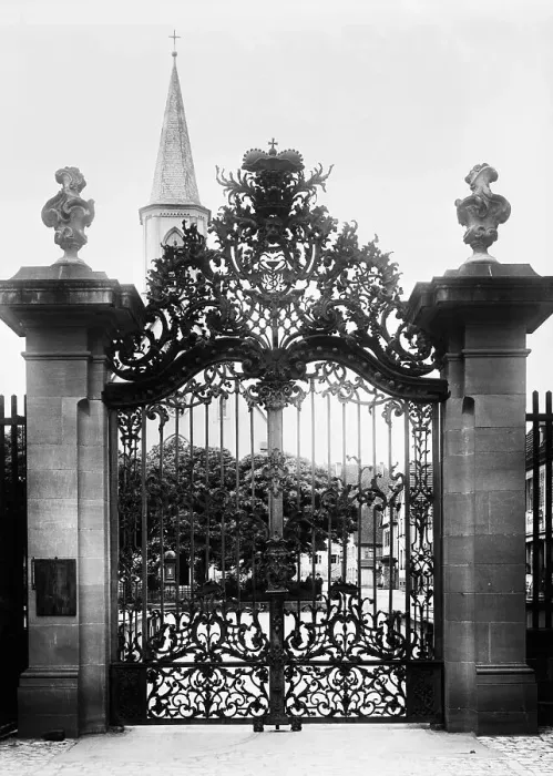 Framed Print : Castle Gate with Ornate Ironwork Framed Print : Castle Gate with Ornate Ironwork