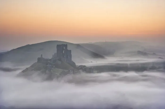 Framed Print : Castle mist