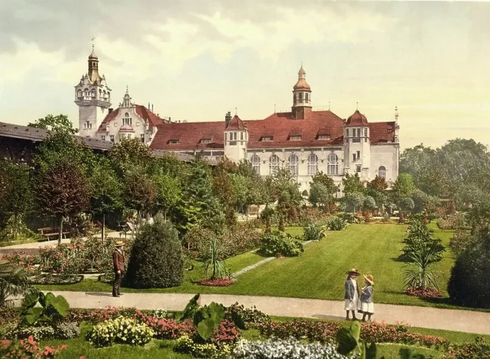 Framed Print : Castle and Rosemgarten in Kolberg, formerly Pomerania, Germany, today Kolobrzeg in Poland, Historical, digitally restored reproduction of a photochrome print from the 1890s Framed Print : Castle and Rosemgarten in Kolberg, formerly Pomerania, Germany, today Kolobrzeg in Poland, Historical, digitally restored reproduction of a photochrome print from the 1890s