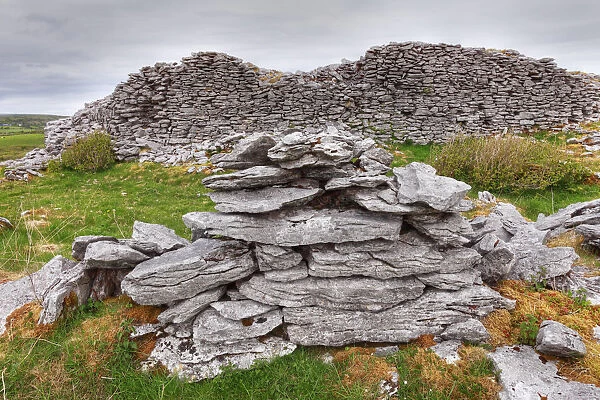 Cathair Chomain ringfort, Celtic ring wall, Burren, County Clare, Ireland, Europe