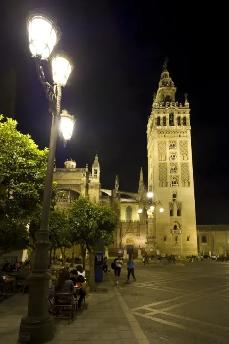 Framed Print : Cathedral and Giralda tower, Seville, Andalucia, Spain, Europe Framed Print : Cathedral and Giralda tower, Seville, Andalucia, Spain, Europe