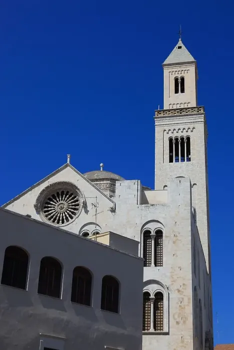 Framed Print : Cathedral of San Sabino in Bari, Puglia, Italy Framed Print : Cathedral of San Sabino in Bari, Puglia, Italy