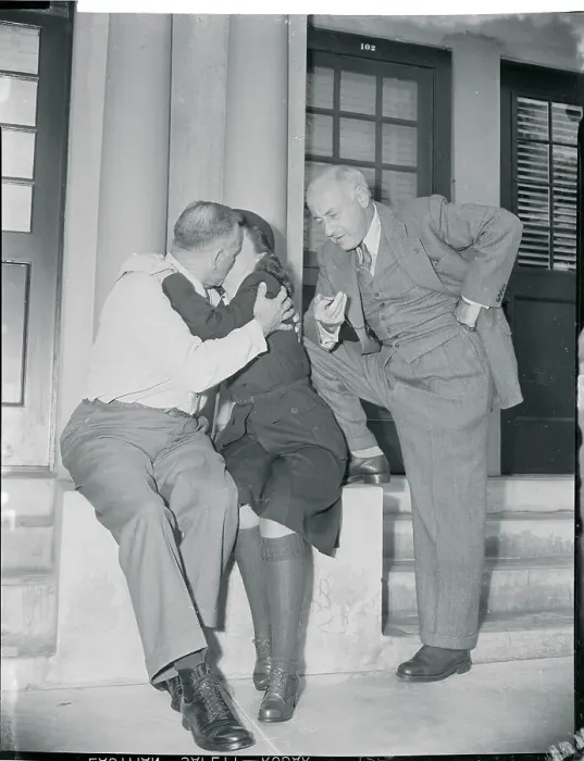 Framed Print : Cecil B. DeMille Observing Paulette Goddard's Kiss to Cafe Owner Framed Print : Cecil B. DeMille Observing Paulette Goddard's Kiss to Cafe Owner
