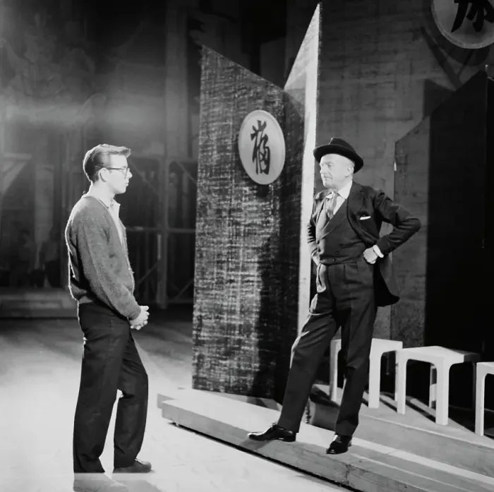 Framed Print : Cecil Beaton Framed Print : Cecil Beaton