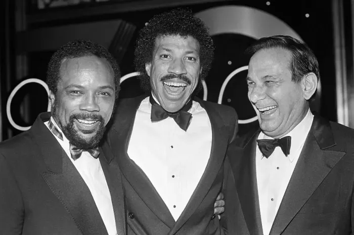 Framed Print : Celebrities at Awards Dinner