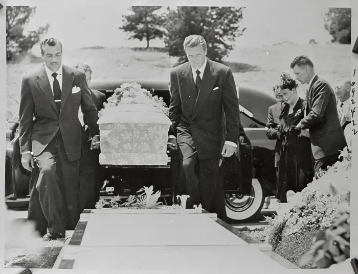 Framed Print : Cesar Romero and Willard Parker Carrying Coffin of Carole Landis Framed Print : Cesar Romero and Willard Parker Carrying Coffin of Carole Landis