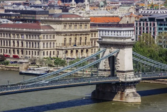 Framed Print : Chain Bridge over Danube river, Budapest, Hungary Framed Print : Chain Bridge over Danube river, Budapest, Hungary