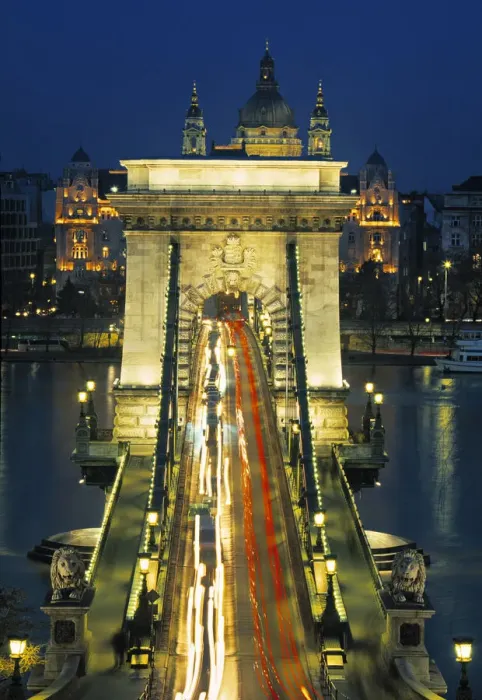 Framed Print : Chain Bridge on Danube River, Budapest, Hungary Framed Print : Chain Bridge on Danube River, Budapest, Hungary