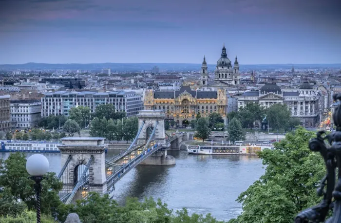 Framed Print : Chain bridge over river Danube, elevated view, Budapest Framed Print : Chain bridge over river Danube, elevated view, Budapest