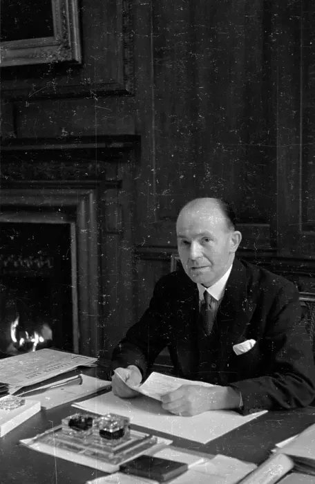 Framed Print : Chairman Of Lloyd's