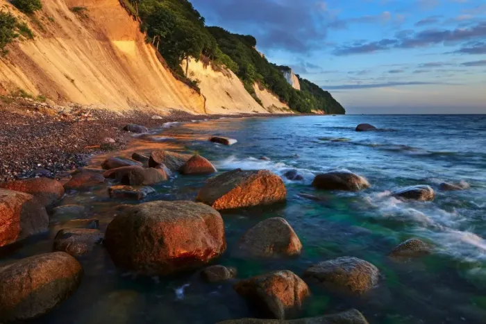 Framed Print : Chalk cliffs with the Koenigsstuhl cliff in the early morning, Sassnitz, Rugen, Mecklenburg-Western Pomerania, Germany Framed Print : Chalk cliffs with the Koenigsstuhl cliff in the early morning, Sassnitz, Rugen, Mecklenburg-Western Pomerania, Germany