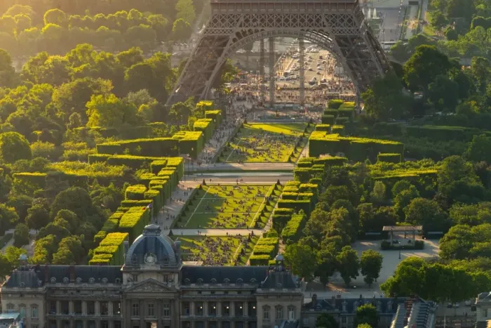 Framed Print : Champ de Mars in summer Framed Print : Champ de Mars in summer