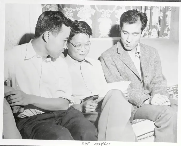Framed Print : Chang Hsu Shih and Friends Reading an Appeal Framed Print : Chang Hsu Shih and Friends Reading an Appeal