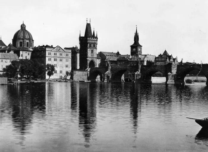 Framed Print : Charles Bridge Framed Print : Charles Bridge
