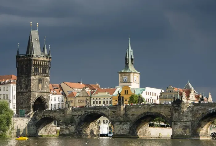 Framed Print : Charles Bridge, Prague, Czech Republic, Europe Framed Print : Charles Bridge, Prague, Czech Republic, Europe