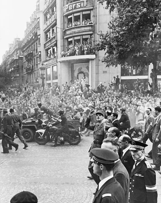 Framed Print : Charles De Gaulle Arriving In Paris Framed Print : Charles De Gaulle Arriving In Paris