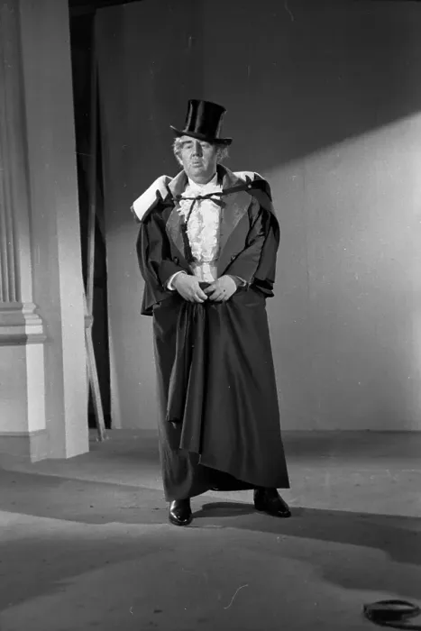 Framed Print : Charles Laughton Framed Print : Charles Laughton