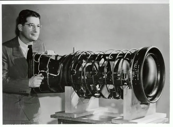 Framed Print : Charles Lee with 60-Inch Telephoto Lens Framed Print : Charles Lee with 60-Inch Telephoto Lens