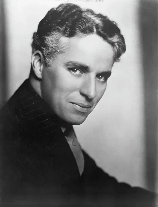Framed Print : Charlie Chaplin Framed Print : Charlie Chaplin