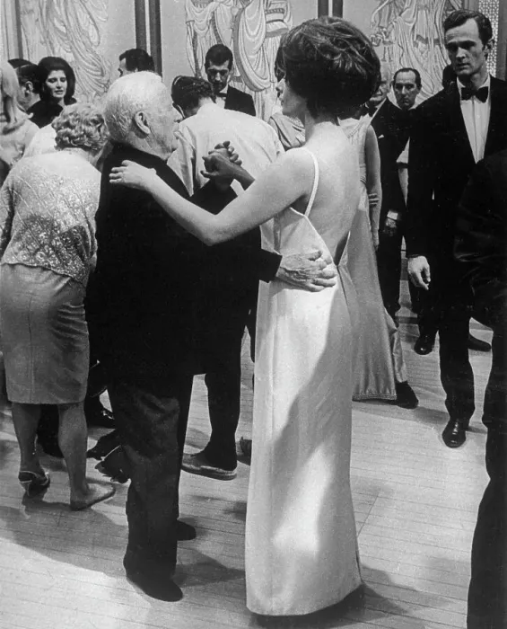 Framed Print : Charlie Chaplin Dancing with Sophia Loren Framed Print : Charlie Chaplin Dancing with Sophia Loren