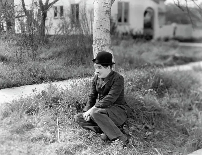 Framed Print : Charlie Chaplin in Modern Times Framed Print : Charlie Chaplin in Modern Times