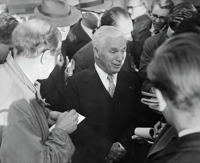 Framed Print : Charlie Chaplin Swarmed by British Press Framed Print : Charlie Chaplin Swarmed by British Press