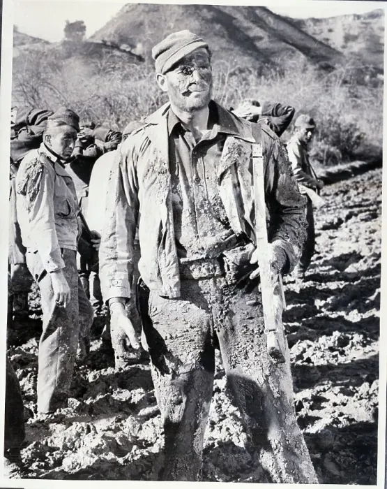 Framed Print : Charlton Heston as Muddy Soldier Framed Print : Charlton Heston as Muddy Soldier