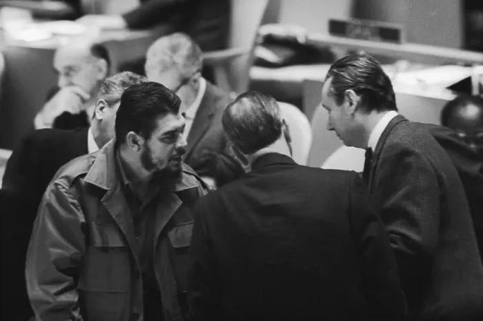 Framed Print : Che Guevara at the United Nations Framed Print : Che Guevara at the United Nations