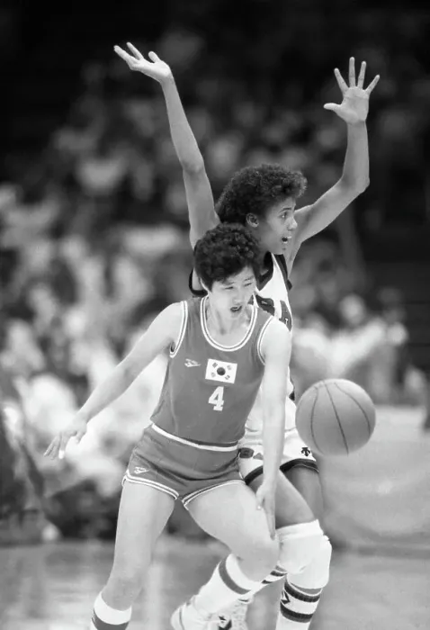 Framed Print : Cheryl Miller and Aei-Young Choi Playing Olympic Basketball Framed Print : Cheryl Miller and Aei-Young Choi Playing Olympic Basketball