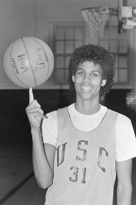 Framed Print : Cheryl Miller Spins A Basketball Framed Print : Cheryl Miller Spins A Basketball