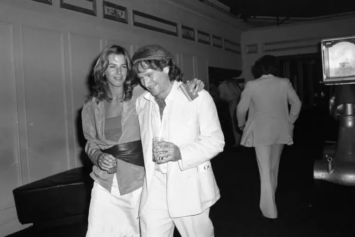 Framed Print : Cheryl Tiegs and Robin Williams