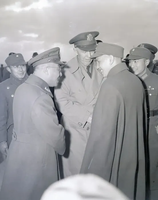 Framed Print : Chiang Kai Shek with George Marshall