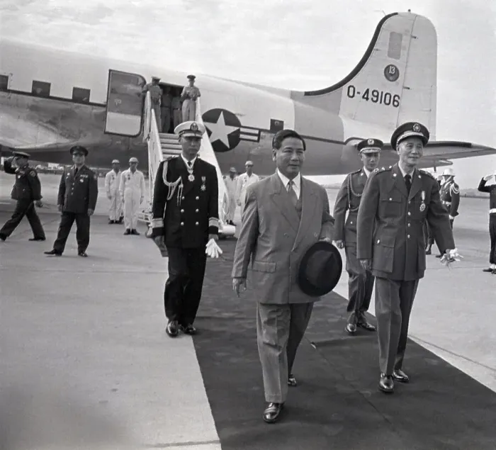 Framed Print : Chiang Kai-Shek Greets Ngo Dinh Diem