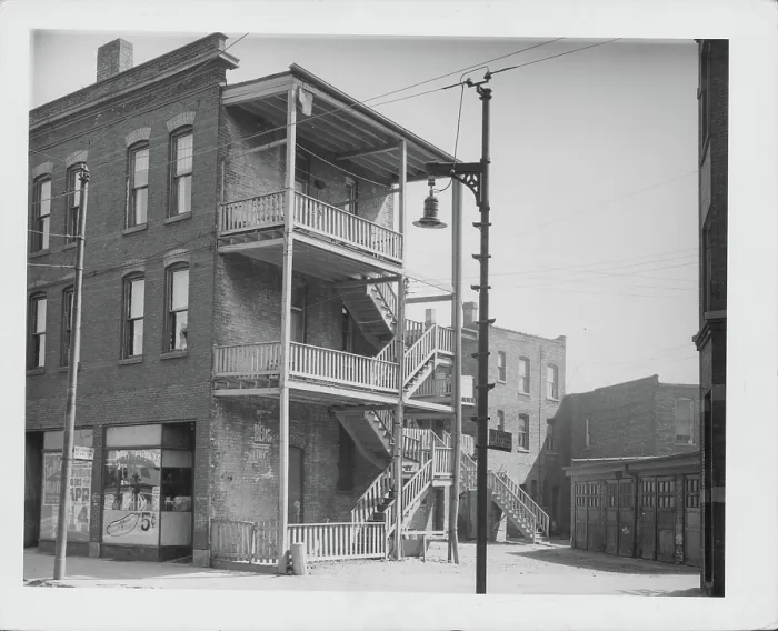 Framed Print : Chicago. A tenement block in the low income area of South Side Framed Print : Chicago. A tenement block in the low income area of South Side