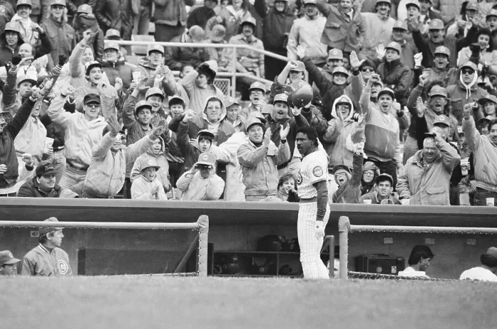 Framed Print : Chicago Cubs Andre Dawson acknowledges the crowd Framed Print : Chicago Cubs Andre Dawson acknowledges the crowd