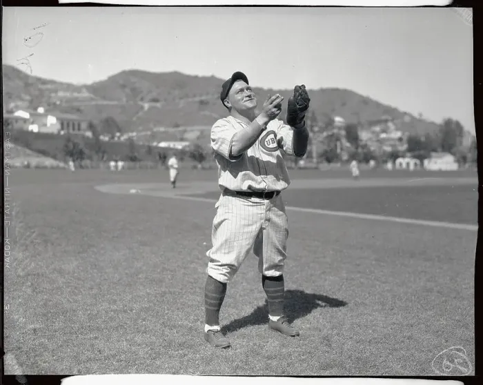 Framed Print : Chicago Cubs Hack Wilson Catching A Ball Framed Print : Chicago Cubs Hack Wilson Catching A Ball