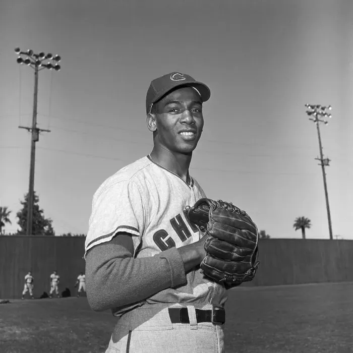 Framed Print : Chicago Cubs Shortstop Ernie Banks Framed Print : Chicago Cubs Shortstop Ernie Banks