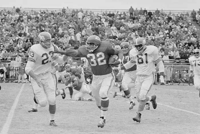 Framed Print : Chiefs Curtis McClinton Rushing Framed Print : Chiefs Curtis McClinton Rushing