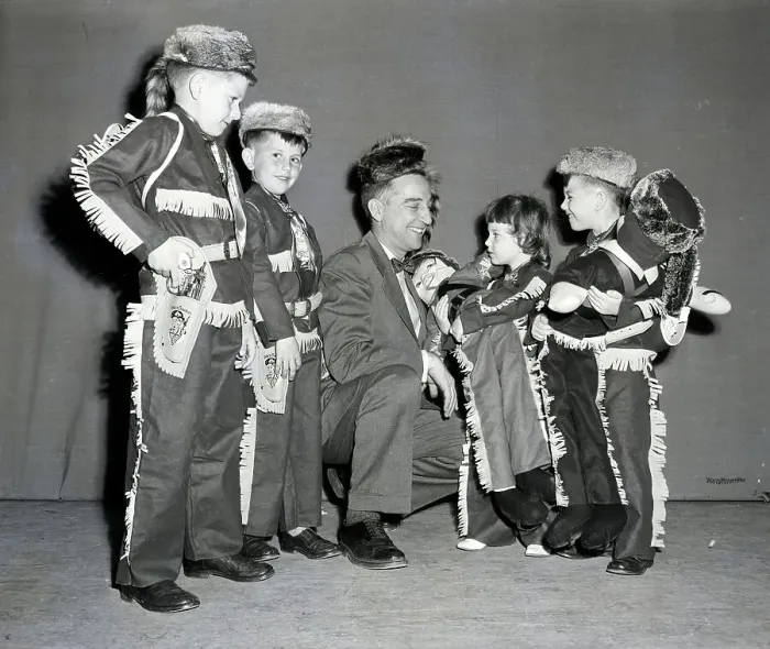 : Children Dressed as Davy Crockett with Garry Moore : Children Dressed as Davy Crockett with Garry Moore