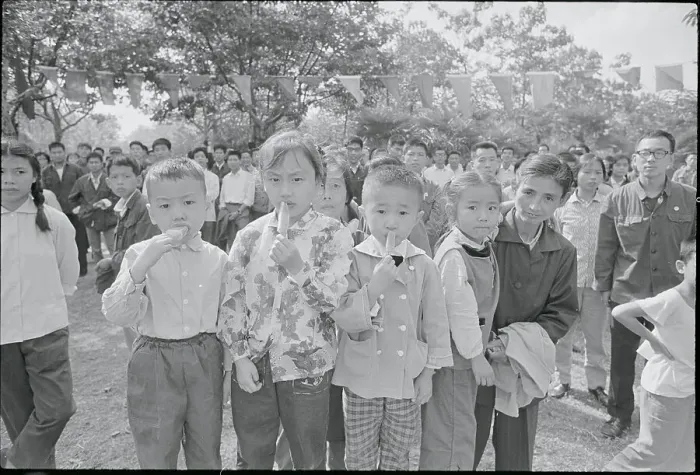 Framed Print : Children Eating Popsicles