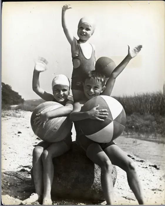 Framed Print : Children on Rock @ Beach Waving /  W / Balls