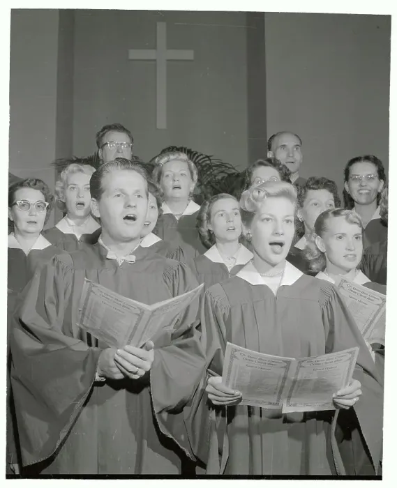 Framed Print : Chili Williams Singing in a Church Choir Framed Print : Chili Williams Singing in a Church Choir
