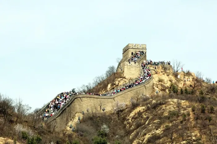Framed Print : China, Badaling, view of Great Wall with people Framed Print : China, Badaling, view of Great Wall with people