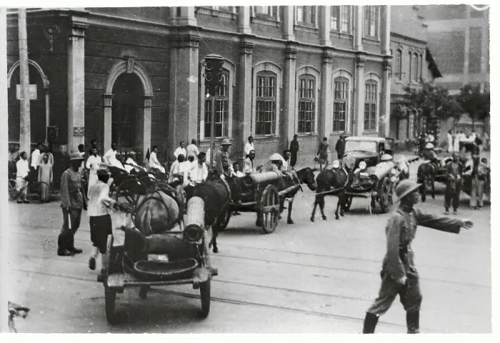 Framed Print : China Street with Workers Using Horse Drawn Carriages Framed Print : China Street with Workers Using Horse Drawn Carriages