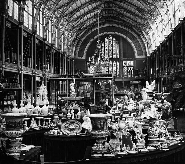 Chinaware. 1862: Chinaware on display in the northwest transept of the